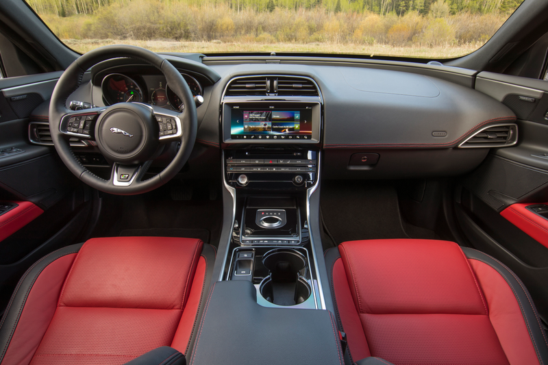 Illustration for article titled The 2017 Jaguar XE Is Good But Definitely Not The Best